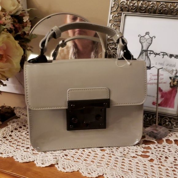 Steve Madden Handbags - Nwt STEVE MADDEN crossbody sachel bag